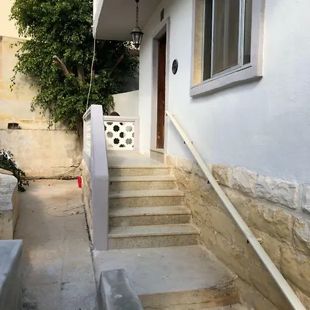 Swieqi Vandrarhem